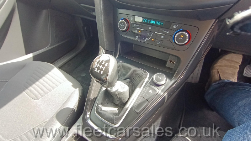 ford focus titanium climate control
