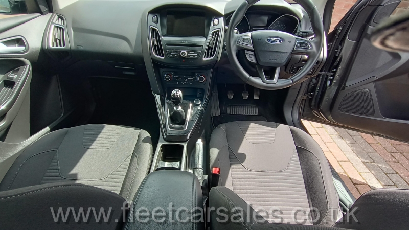 ford focus titanium fabric trim