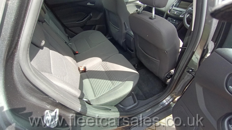 ford focus titanium rear seats