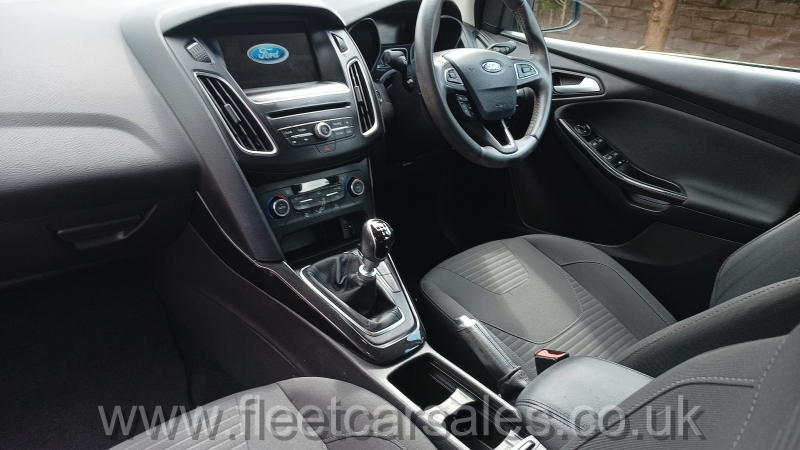 ford focus titanium trim