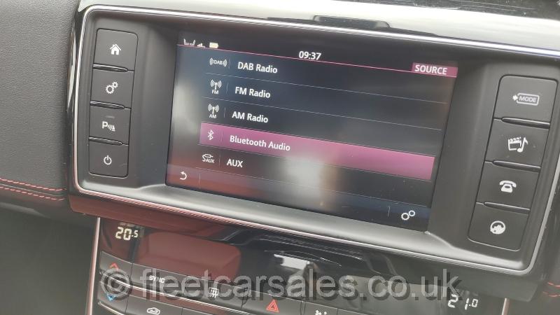 jaguar xe 2.0 d sport r media